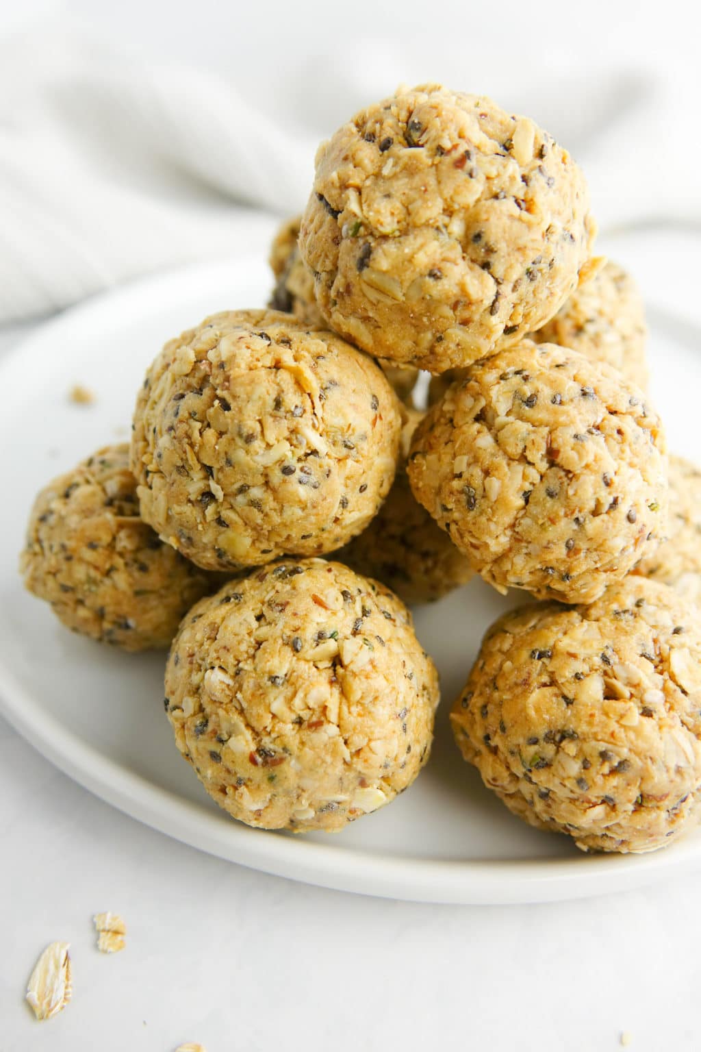 21 High Protein Vegetarian Snacks To Keep You Full Peanut Butter Bliss Balls 10 1024x1536