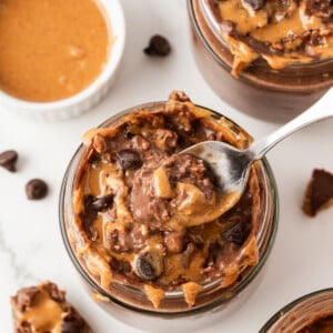Peanut butter cup overnight oats with peanut butter and chocolate.